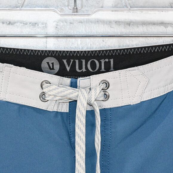 VUORI Men's Cruise Board Shorts in Blue Grey ColorBlock sz 30 - Picture 6 of 7
